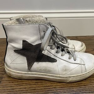 Women’s piranha luxury brand sneakers!!! Like new!